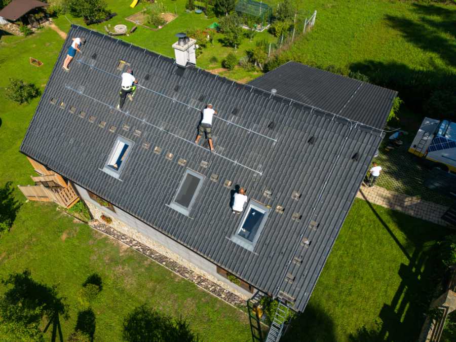 John Energiedach _ Photovoltaik-Module auf Dach